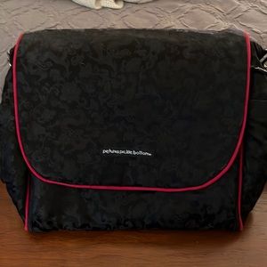 Black Petunia Pickle Bottom diaper bag. Great condition!
